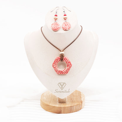 Altı Arasında – Seramik Kolye & Küpe Seti | Kırmızı