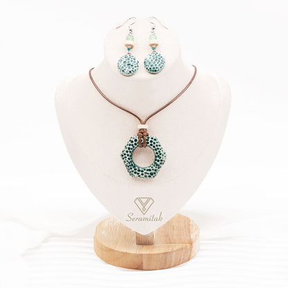 Altı Arasında – Seramik Kolye & Küpe Seti | Yeşil