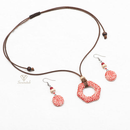 Altı Arasında – Seramik Kolye & Küpe Seti | Kırmızı